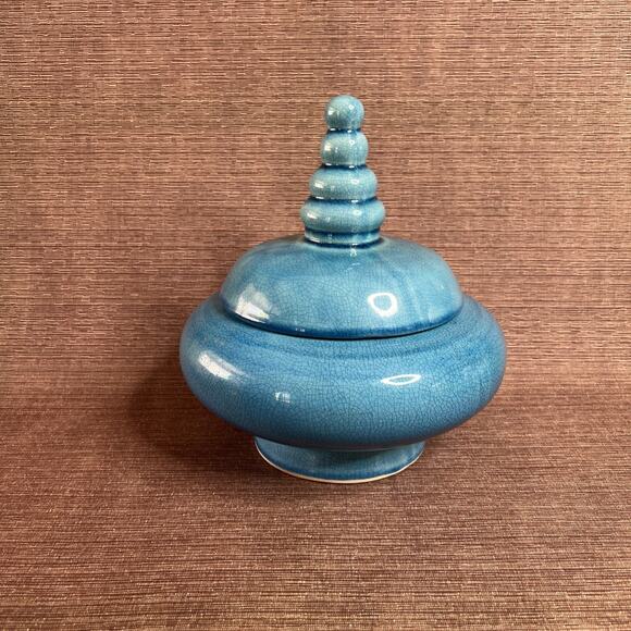 Vintage Turquoise Ceramic Bowl with Lid – Beehive Style, 9.75″ × 9″, Excellent - Picture 2 of 11